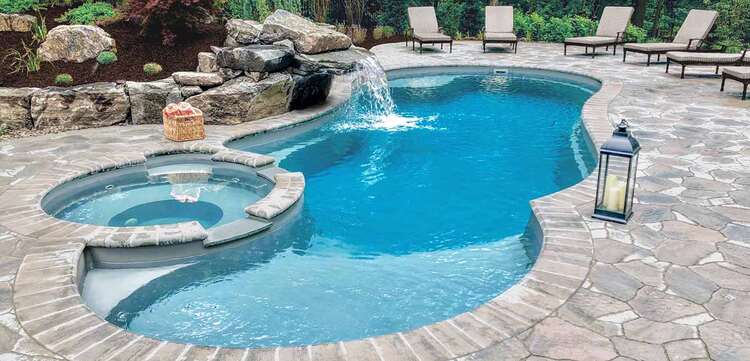 Choosing the Perfect Location for Your Fiberglass Pool